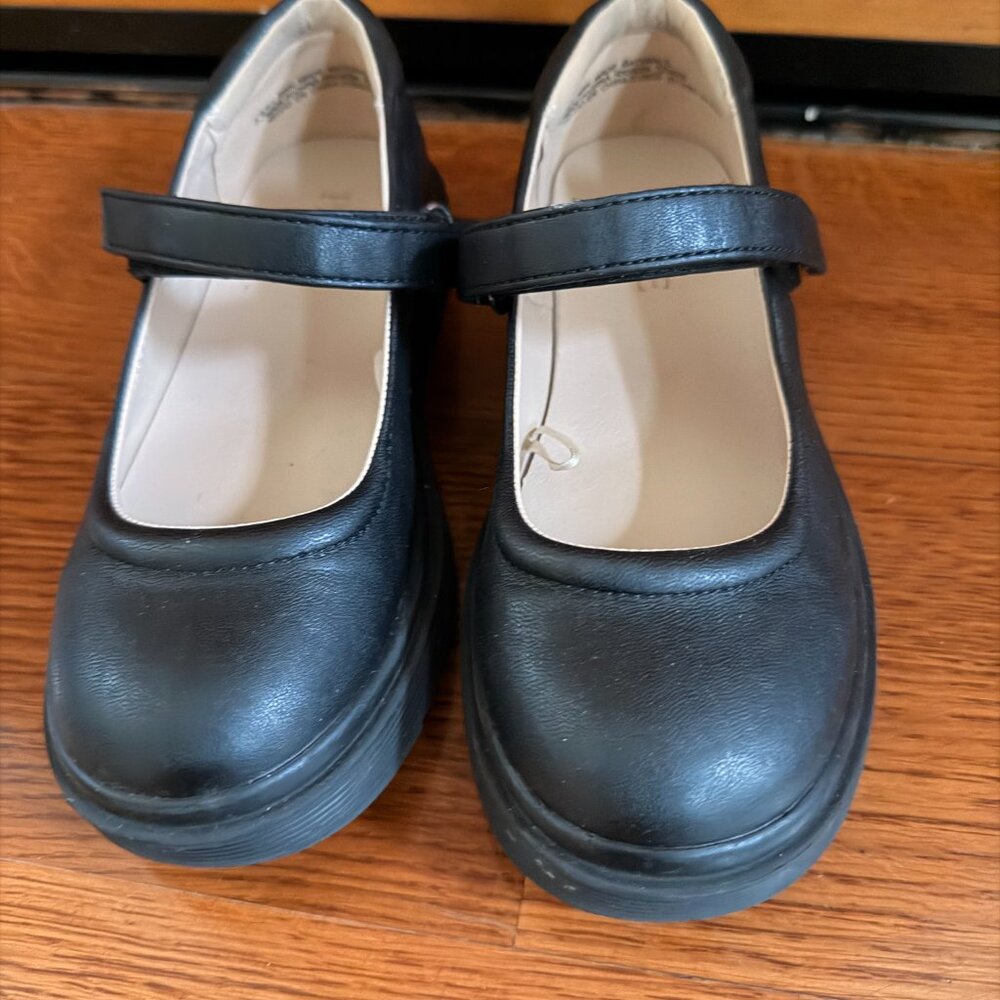 Children's Place Mary Jane Shoes - size 13 - Picture 2 of 4